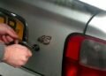 Как открыть автомобильный багажник без ключа — AvtoBlog.ua